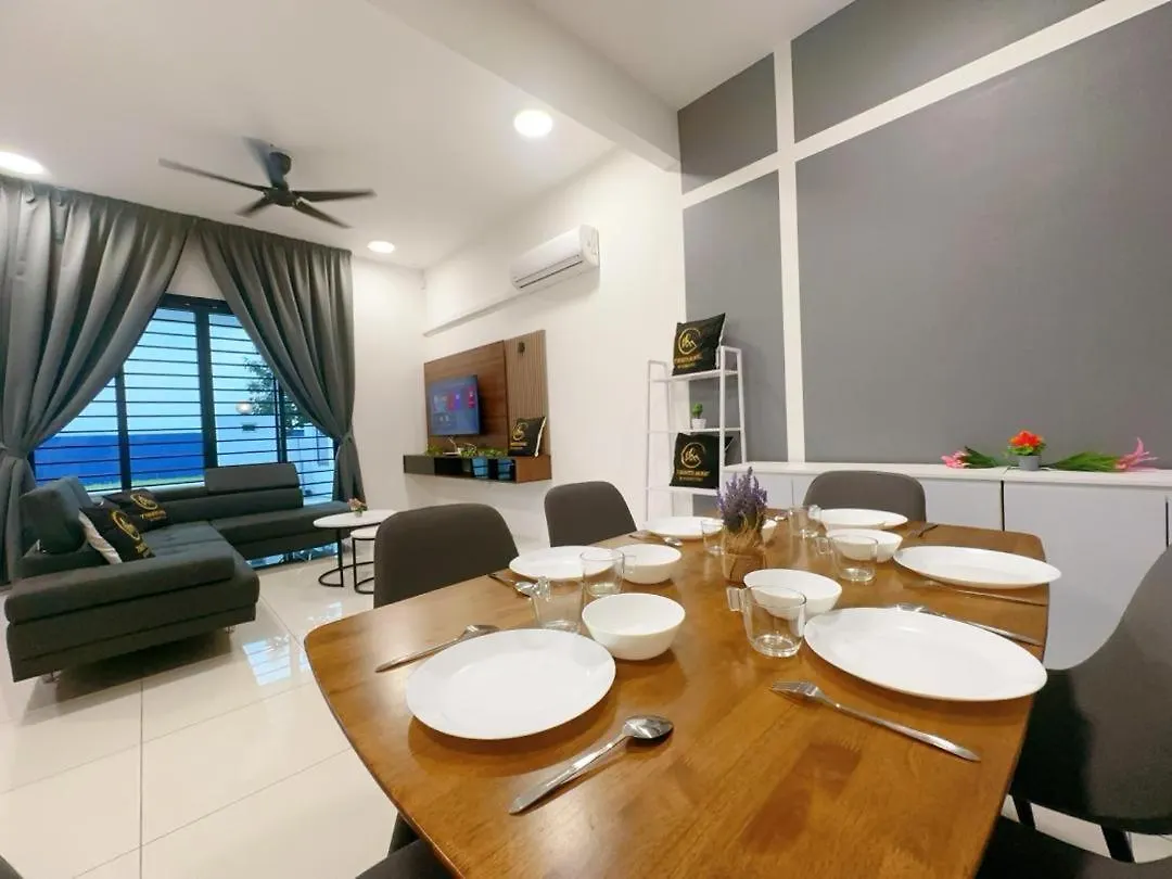 Holiday home Hello Baby Dato Onn Tebing 10Pax Private Bathroom Johor Bahru Malaysia