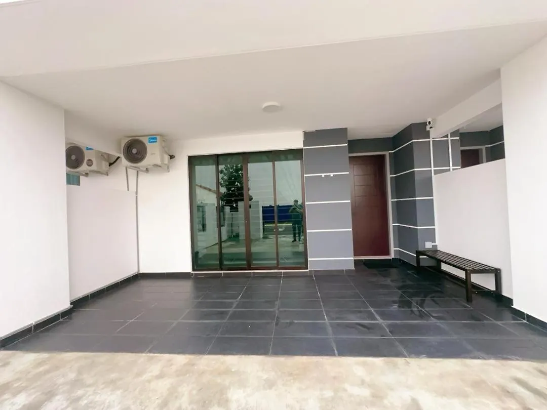 Hello Baby Dato Onn Tebing 10Pax Private Bathroom Johor Bahru Holiday home